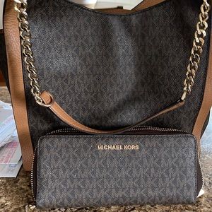 Used Michael Kors Handbag and matching wallet